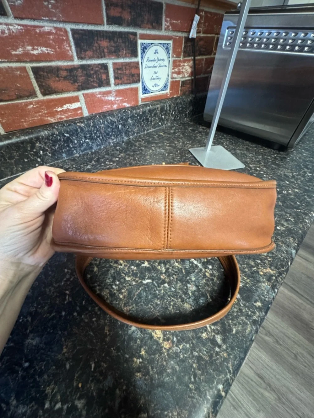 Vintage Coach Crescent Bag 9988 British Tan Leather Shoulder Bag USA - Picture 14 of 16